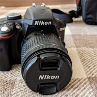 Фотоапарат Nikon D3300 с обектив 18-55 мм + чанта, снимка 1 - Фотоапарати - 45403068