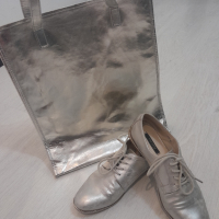 Дамски обувки номер 38 и сребриста чанта, снимка 1 - Дамски ежедневни обувки - 45012633