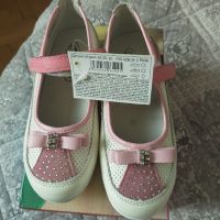 Продавам нови обувки за госпожица, с етикет, снимка 1 - Детски обувки - 45429157