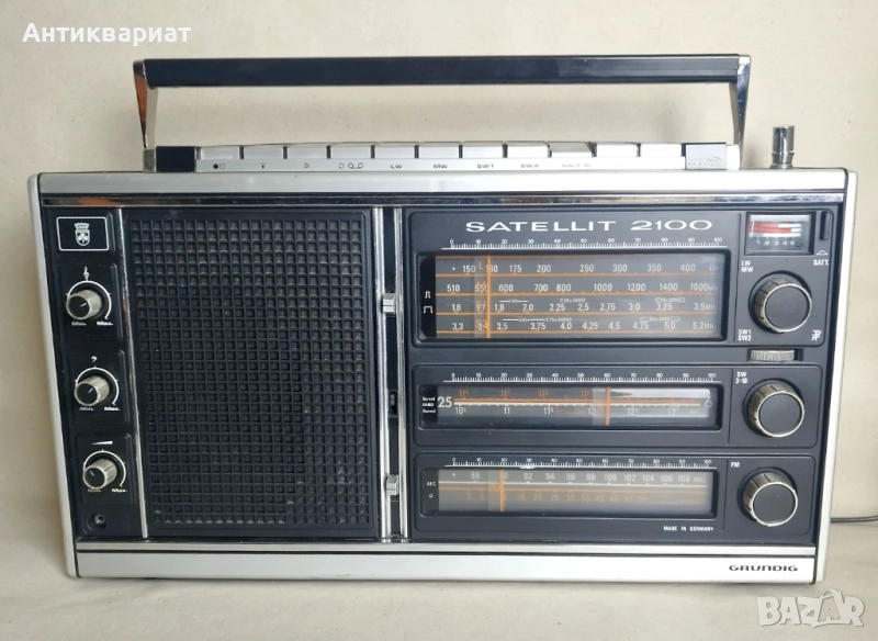 Голямо преносимо радио Grundig Satellit 2100 / Германия, снимка 1