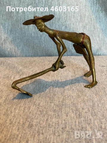 Бронзова статуя 