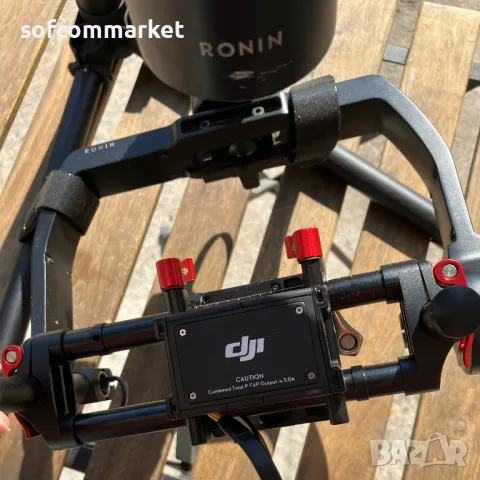 DJI Ronin-M - стабилизатор и държач за камери ( Гимбал), снимка 3 - Чанти, стативи, аксесоари - 47219492