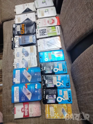 Продавам накуп или Разменям!!! 50 бр Стъклени Протектори, Фолиа и 20 бр силиконови кейса!! , снимка 4 - Фолия, протектори - 50899175