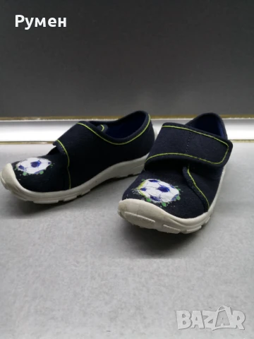 Пантофи и ботушки номер 24-25, снимка 3 - Детски маратонки - 48018774