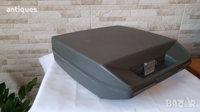 Стара пишеща машина Brother 440TR - Japan - 1971 год., снимка 11 - Антикварни и старинни предмети - 53006580