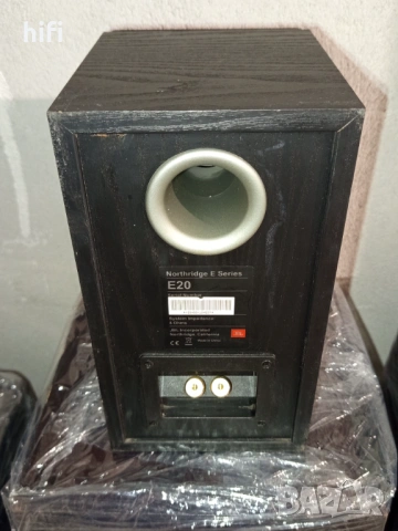 Двулентова тонколона JBL E20, снимка 3 - Тонколони - 53385785