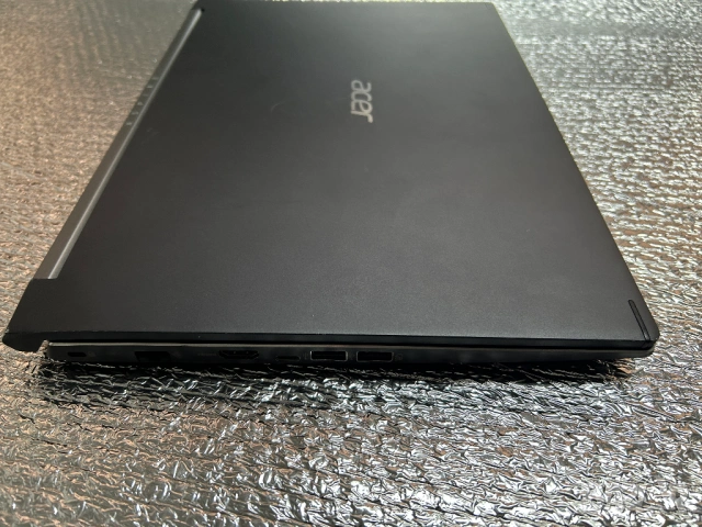 Acer Aspire 7 A715-74G-51DS, снимка 3 - Лаптопи за дома - 51399548