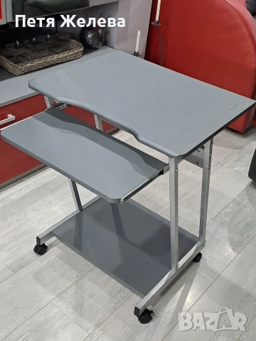 Компютърно бюро с колела и изтеглящ се плот, снимка 2 - Бюра - 53647927