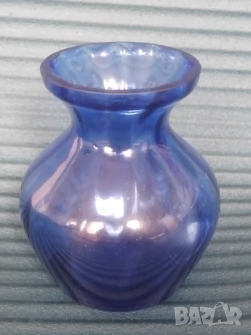 Ваза синьо масивно стъкло