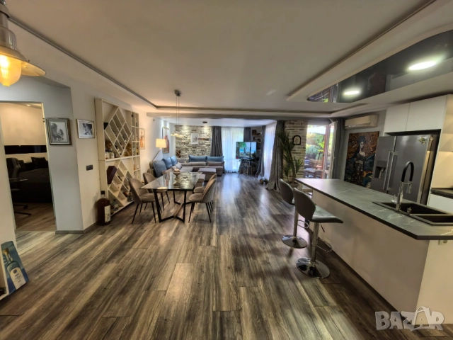 Отлично местоположение, луксозно изпълнен, напълно обзаведен и оборудван, удобно паркомясто, снимка 3 - Апартаменти - 52532564