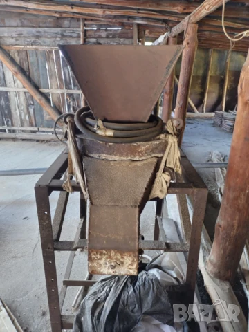 Продавам фуражомелка. Работеща