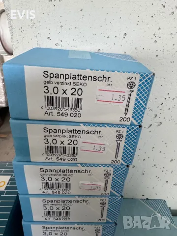 Винтове за дърво различни размери