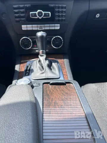 Mercedes C 200 2.2 CDi Elegance 2012год. 290.000km.Регистрирана , обслужена и вс. е платено, снимка 15 - Автомобили и джипове - 50141123