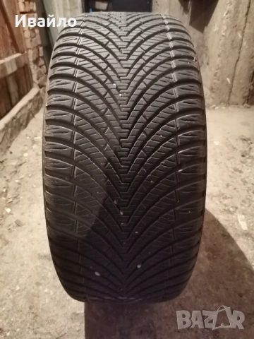 Продавам 1 брой всезона гума 245.40.19 дот 2025 KUMHO 