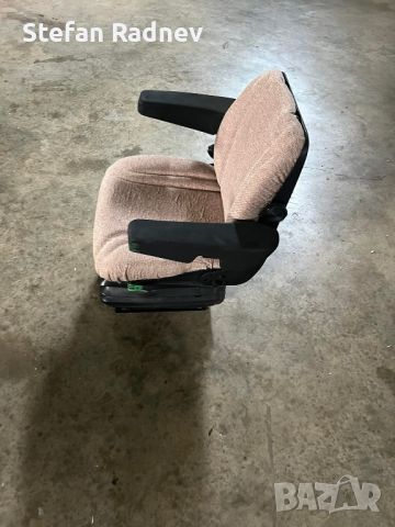 Оригинална седалка Grammer с механично окачване, снимка 2 - Селскостопанска техника - 46055023
