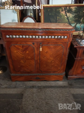 Антикварен бар шкаф 