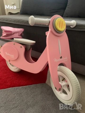 Розов скутер Janod за баланс с чанта, снимка 5 - Детски велосипеди, триколки и коли - 50784683