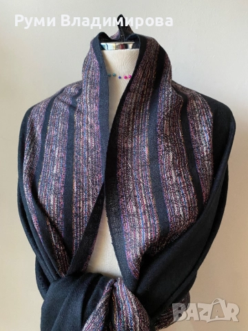 Черен, блестящ шал  от 70 % пашмина и 30 % коприна, снимка 4 - Шалове - 42649958