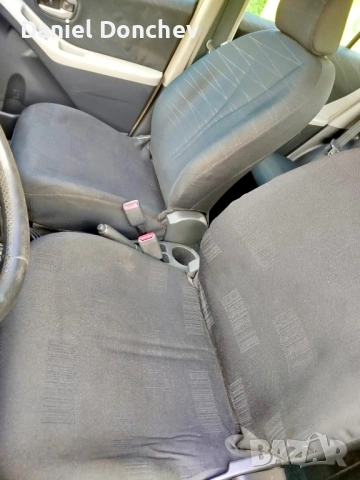 Toyota Yaris 1.4 D-4D, снимка 9 - Автомобили и джипове - 53937523