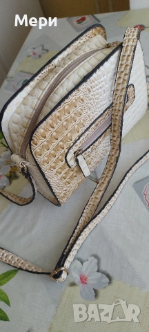 Дамска чанта от крокодилска кожа, снимка 6 - Чанти - 53571324