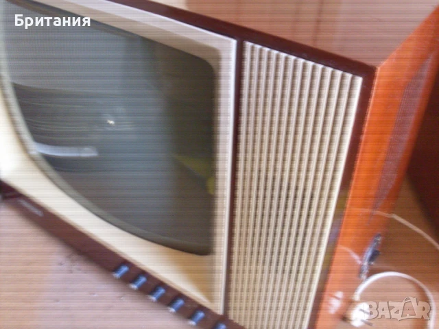 Стар български телевизор с покривало и крака., снимка 2 - Антикварни и старинни предмети - 50585179