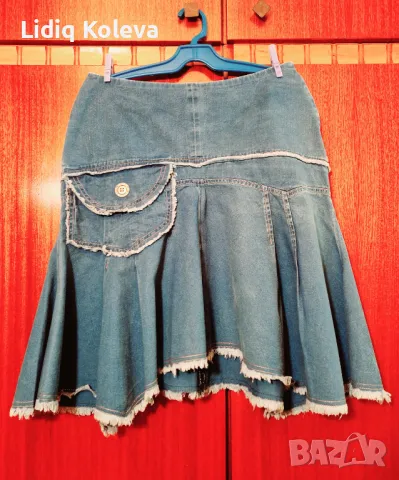 Тъмно синя дънкова пола