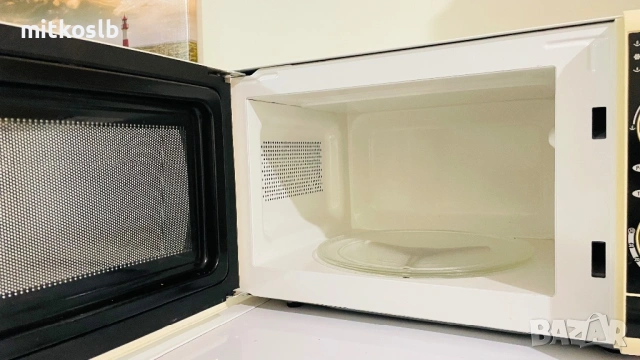 Микровълнова фурна, снимка 2 - Печки, фурни - 53683692