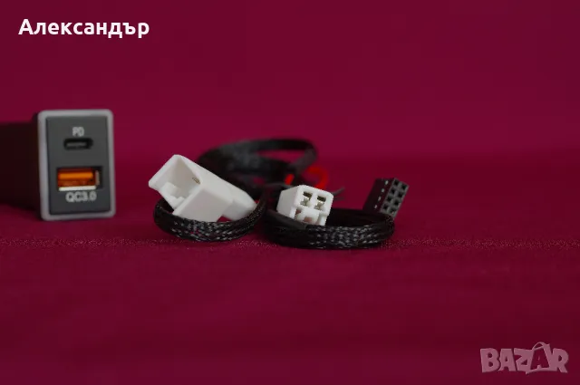 Бързо QC3.0 USB + USB type C зарядно за вграждане за Toyota, снимка 3 - Аксесоари и консумативи - 48539169