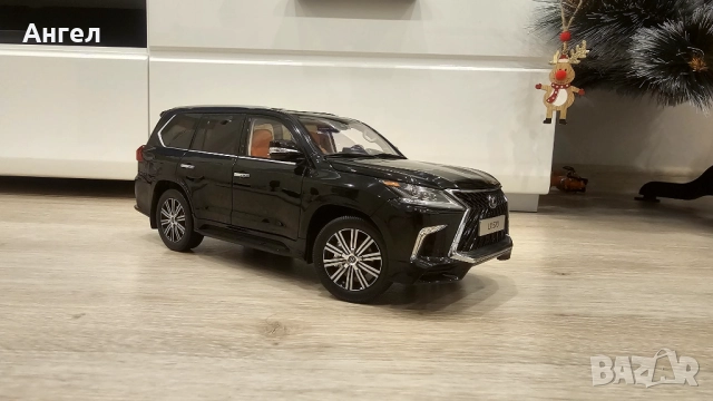 Lexus LX570 1:18 LCD