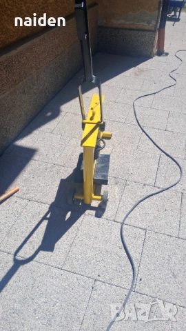 Продавам гилотина за павета