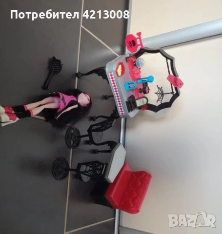 Monster High / Монстър Хай die-ner с кукла Дракулора