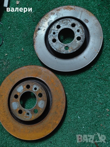 предни спирачни дискове Ауди a3 8l , 1999 перфектни, снимка 2 - Части - 52671203