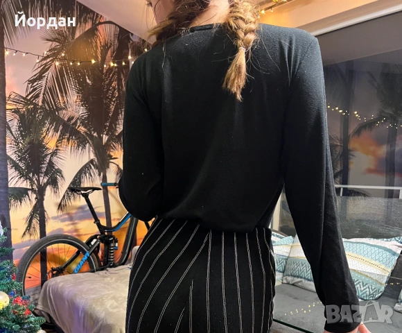 Дамска черна блуза, снимка 2 - Блузи с дълъг ръкав и пуловери - 53037530