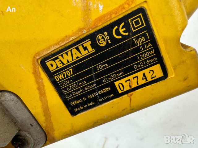 Циркуляр пендула - Dewalt 1200 W, снимка 4 - Други машини и части - 45819944