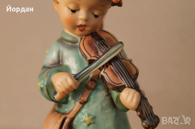 Немска порцеланова фигурка ''Goebel Hummel Figurine, Celestial Musician Violin Angel''188, снимка 3 - Колекции - 54056845
