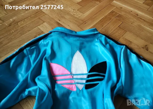 Оригинални дамски горнищата Adidas размер M-L , снимка 3 - Спортни екипи - 46957373