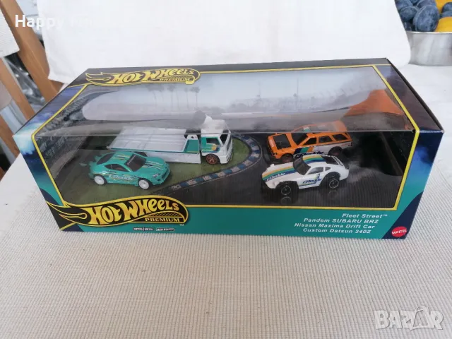 💕🧸🎁🚗🌟 Hot Wheels Diorama Hot Wheels Diorama  Fleet street, Pandem Subaru BRZ, Nissan Maxima Dri, снимка 1 - Колекции - 46910532