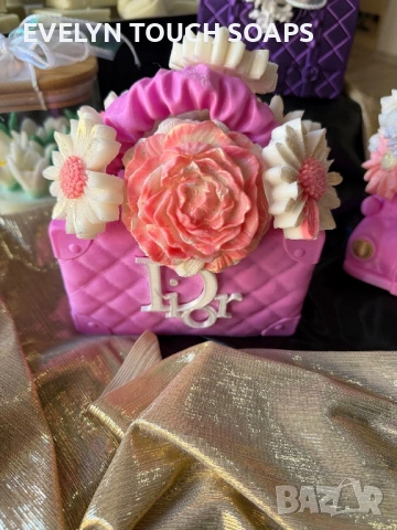 3D чанта аранжирана със сапунени цветя прекрасен подарък за 8 март, снимка 2 - Чанти - 53641454