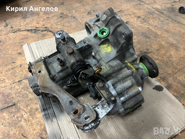 Скоростна кутия от VW Golf 3 1.8 (90 к.с.), снимка 4 - Части - 53908944