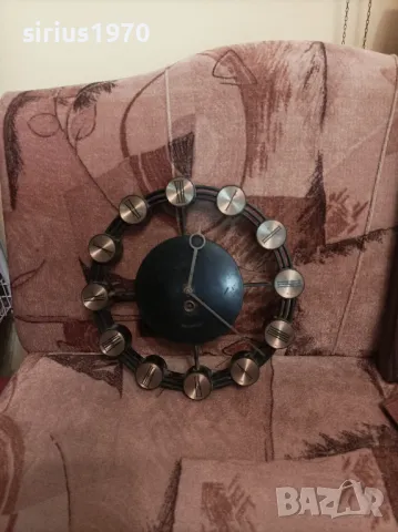 маяк стенен съветски часовник работещ 