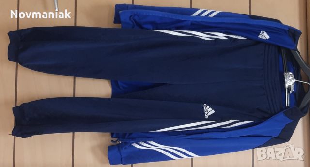 Adidas-Много Запазен, снимка 4 - Спортни екипи - 46656127