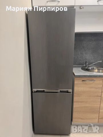Хладилник с фризер Sharp - като нов, снимка 1 - Хладилници - 45596758