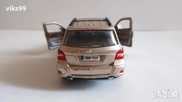 Mercedes Benz GLK Class Maisto 1:40, снимка 4 - Колекции - 47225186