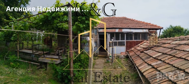 Двуетажна тухлена на гредоред къща в с. Пороище , снимка 6 - Къщи - 53334466