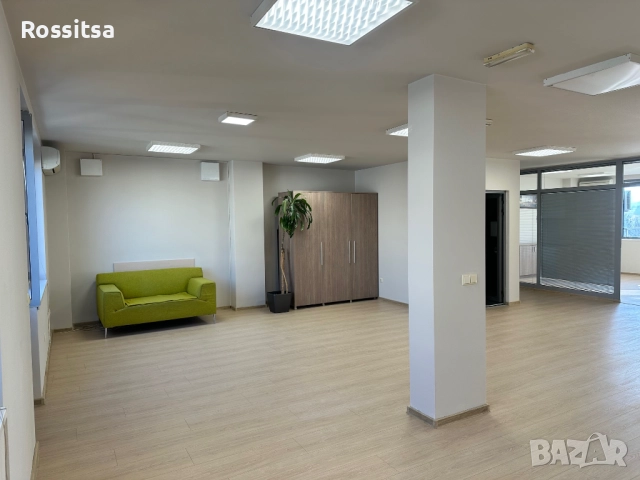 Слънчев и просторен офис под наем в София