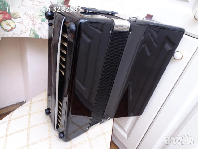 Акордеон Велтмайстер Стела 60 баса, снимка 13 - Акордеони - 52642148