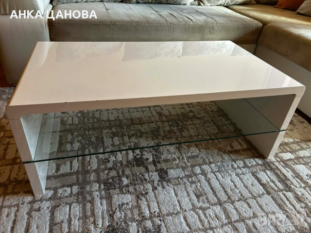 Холна маса бял гланц, снимка 2 - Маси - 53926062