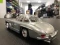 Рядък модел метална колекционерска количка MERCEDES 300 SL 1965г1:24, снимка 3