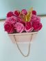 Аранжирани сапунени рози в кутии букет в кутия подарък цветя, снимка 3