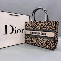 Дамска чанта Christian Dior, снимка 11 - Чанти - 45248528